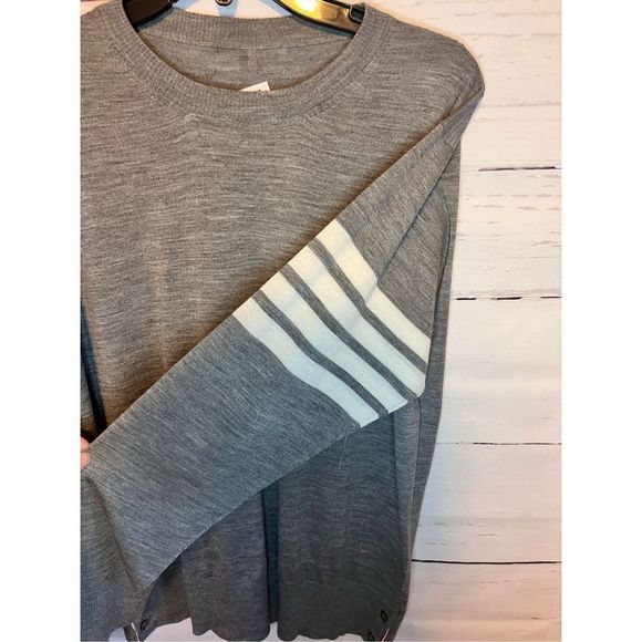THOM BROWNE MEDIUM GREY FINE MERINO WOOL 4-BAR CREW NECK PULLOVER - Picture 5 of 10